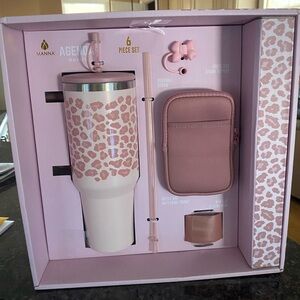 Manna Pink Leopard Tumbler Set